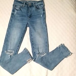 American Eagle distressed jeggings